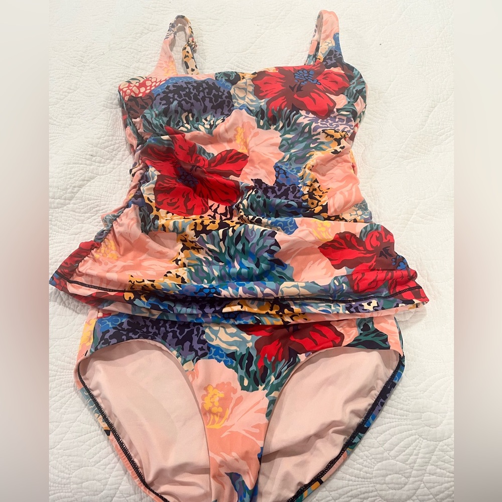 Athleta Tankini - 36 B/C and M